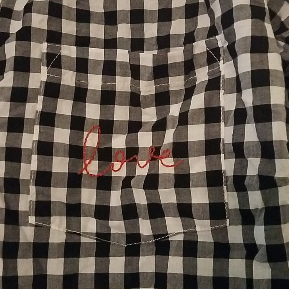 Two button down blouse - Picture 2 of 7